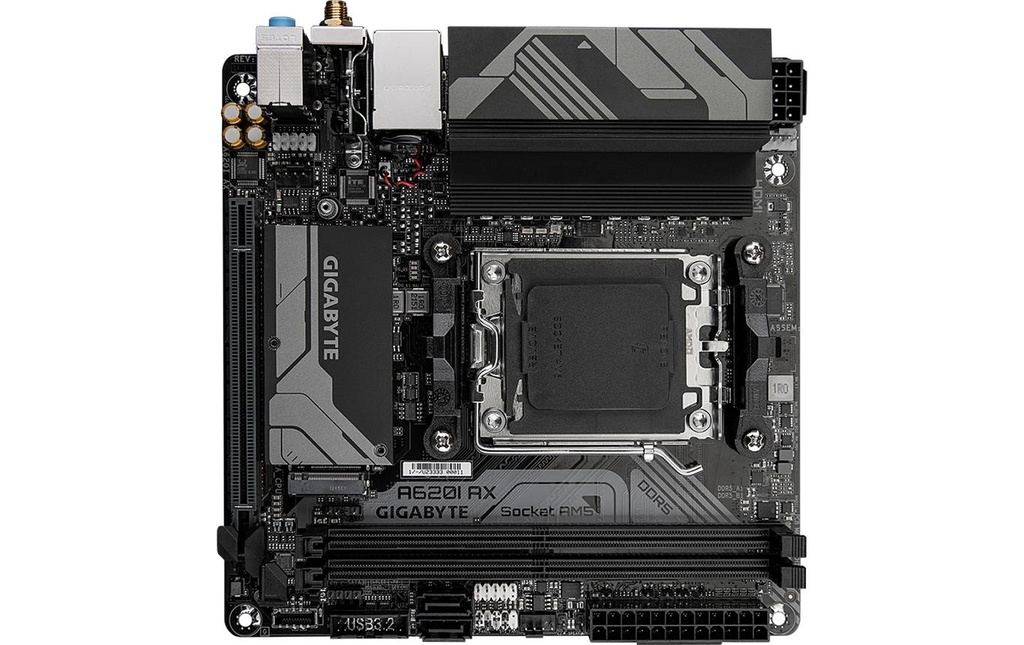 Gigabyte A620I AX, mATX-3
